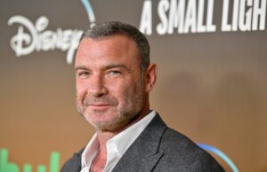 Лив Шрайбер сыграет в экшен-версии «Рождественской песни»